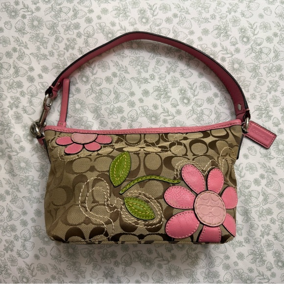 Coach Handbags - Vintage Coach Pink Daisy Bag